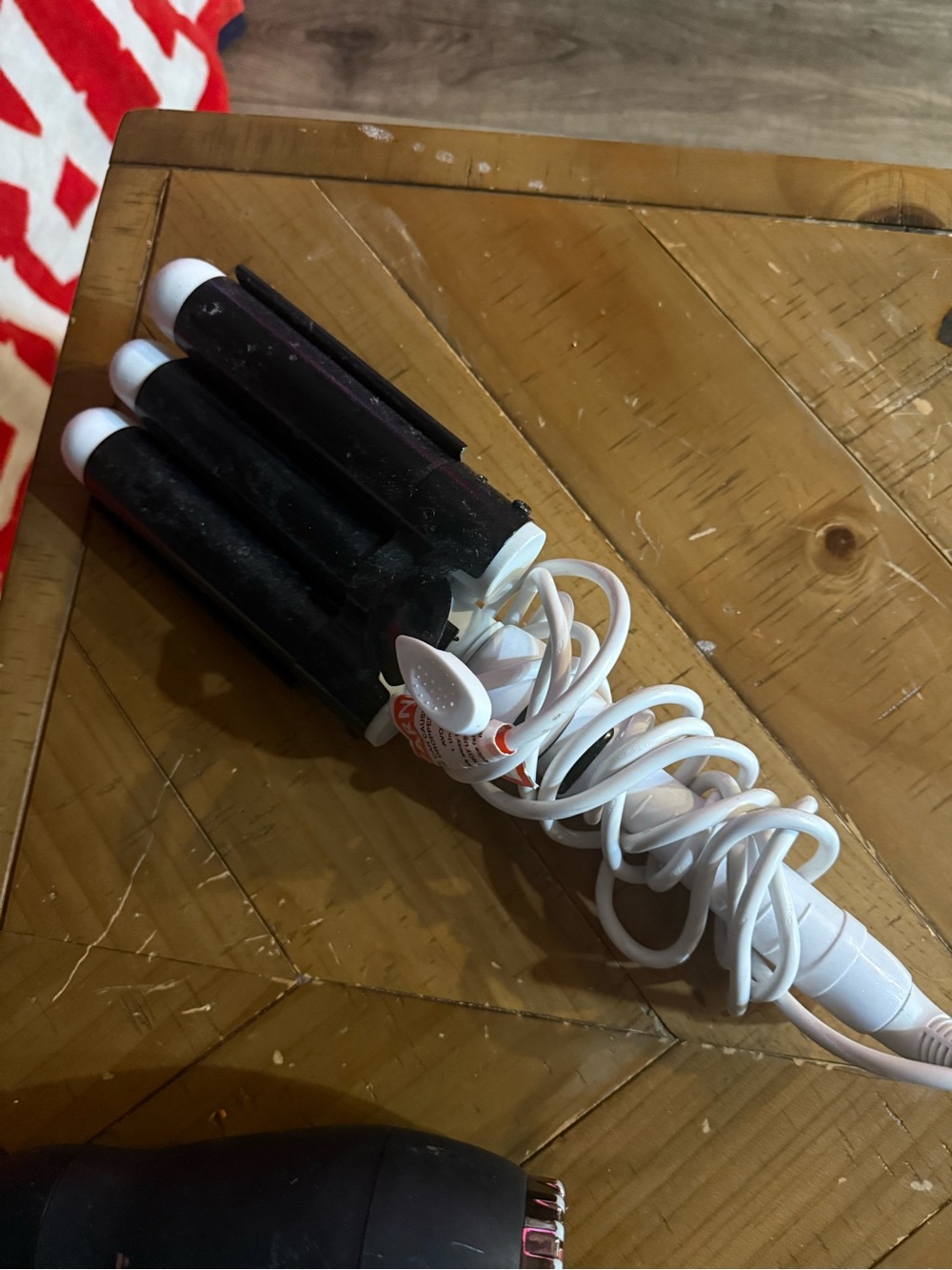 Women’s Triple Barrel Curling Iron - White/Black